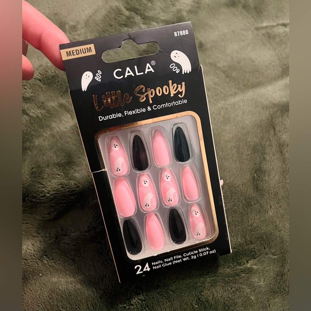 Spooky nails
